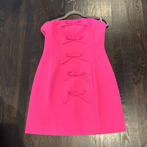 Pink strapless dress with bows